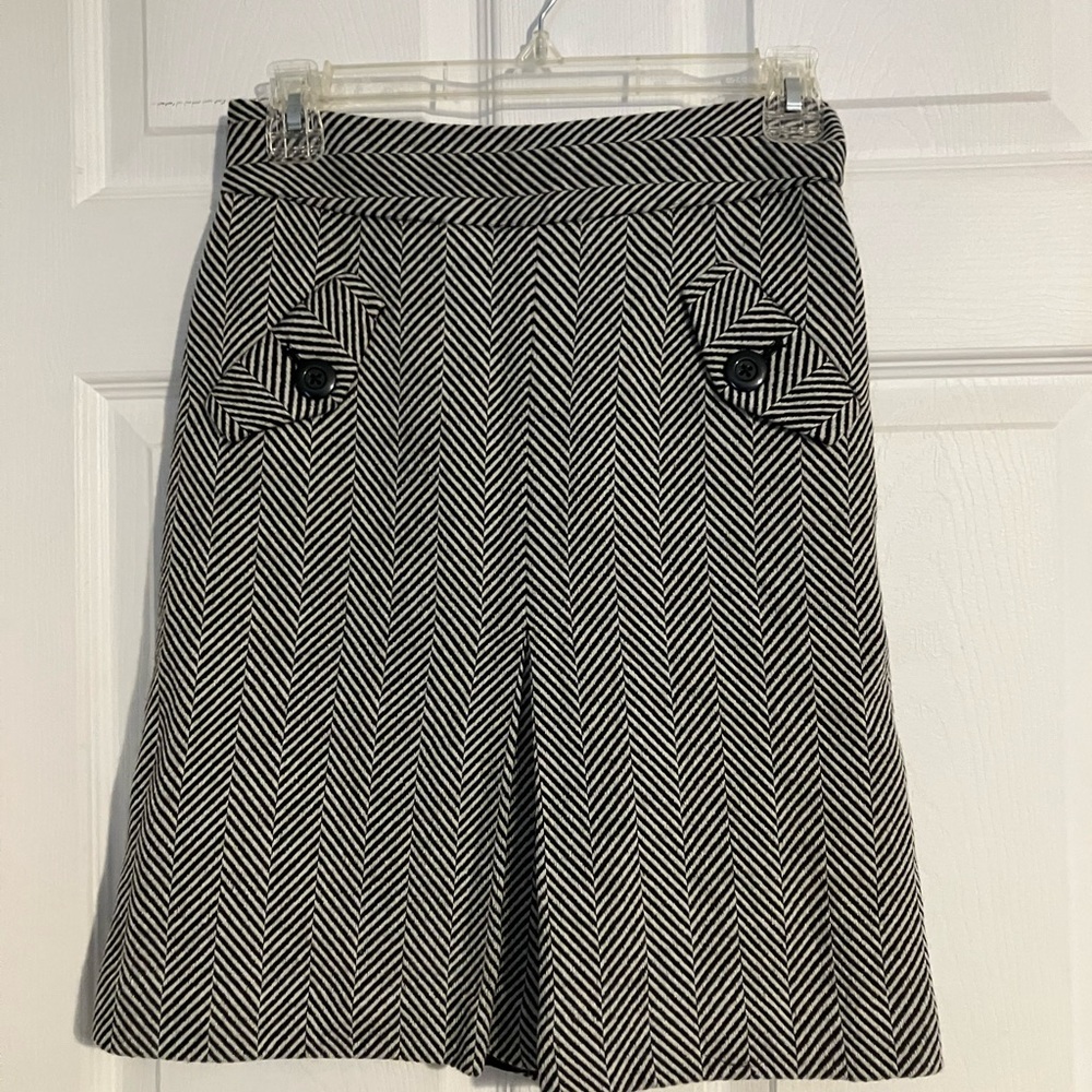 LOFT Black and White Chevron A-Line Skirt